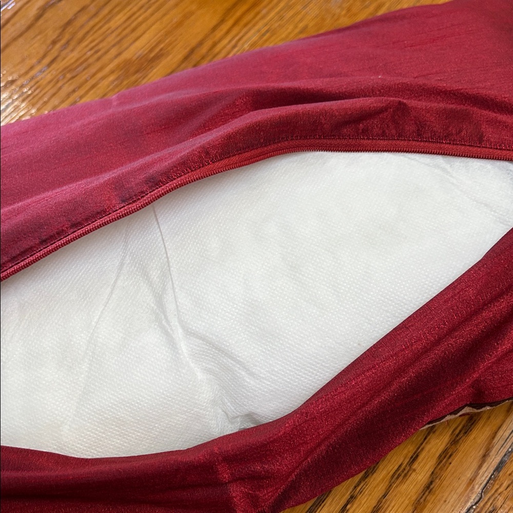 Pier 1 lumbar pillow and cover. ZIP opening on back. Polyfil pillow included. - Picture 3 of 8